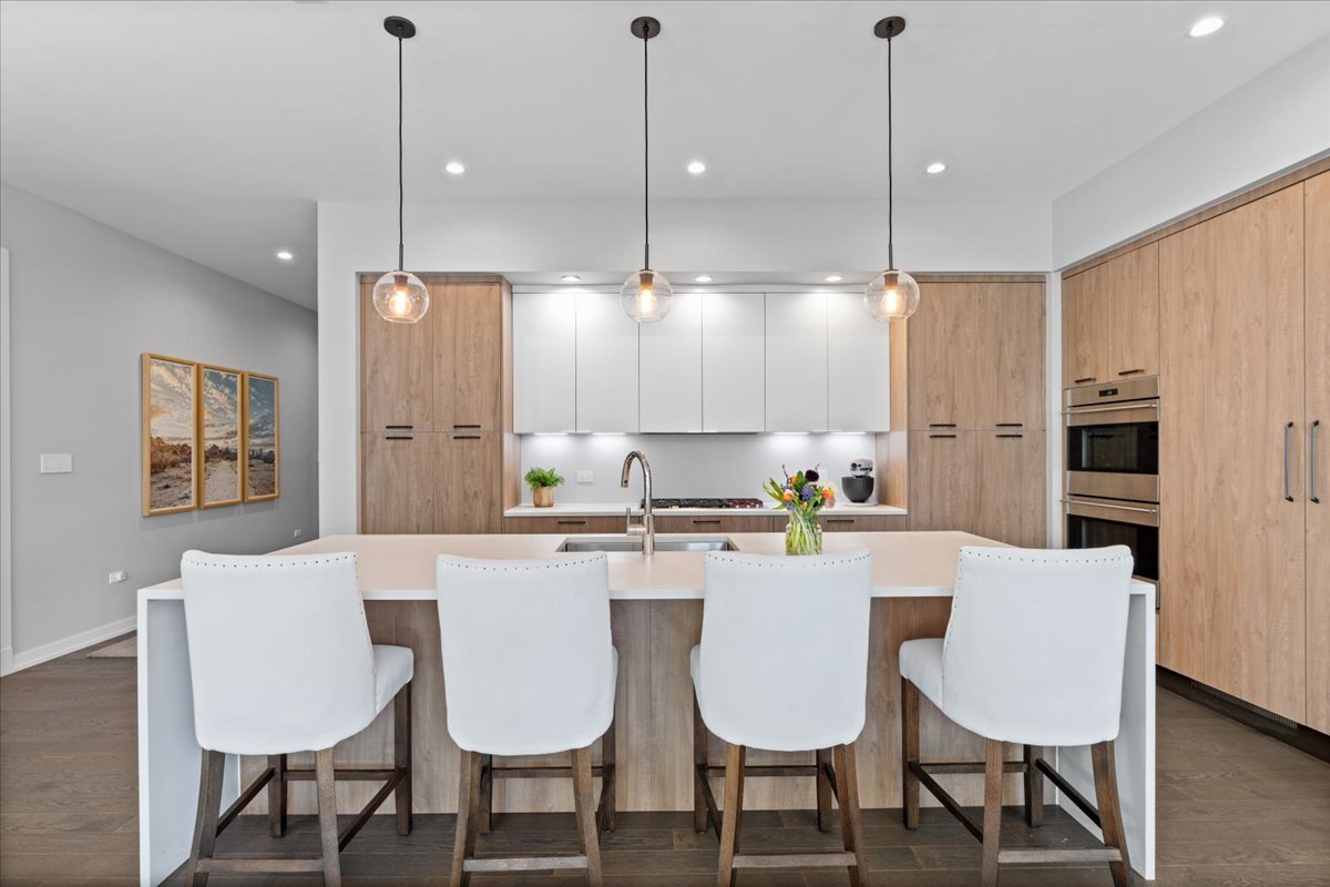 2753 N Hampden Court Unit: 3B