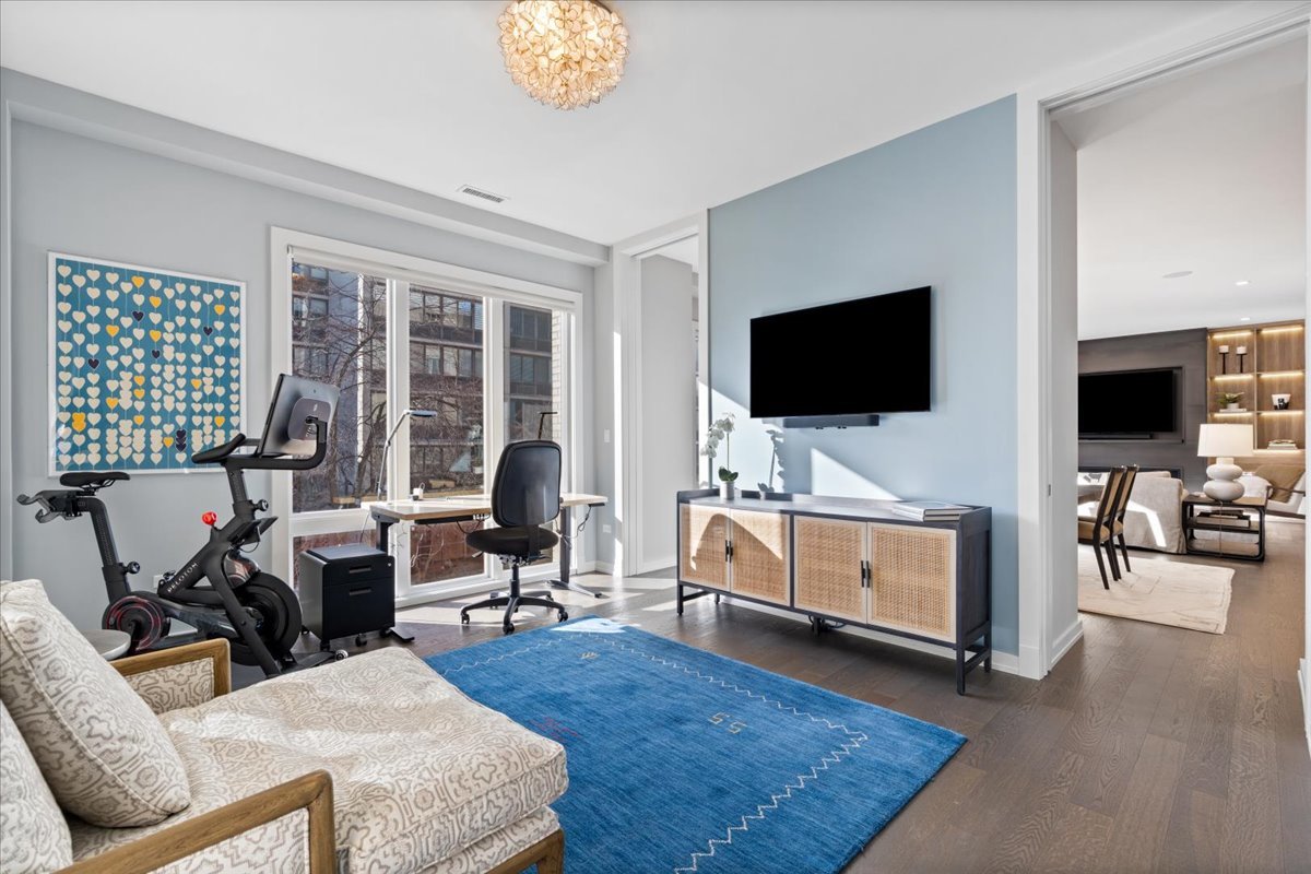 2753 N Hampden Court Unit: 3B