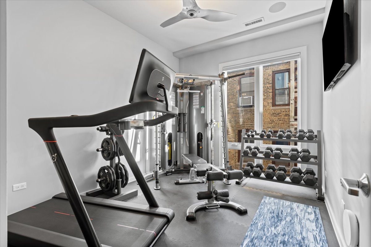 2753 N Hampden Court Unit: 3B