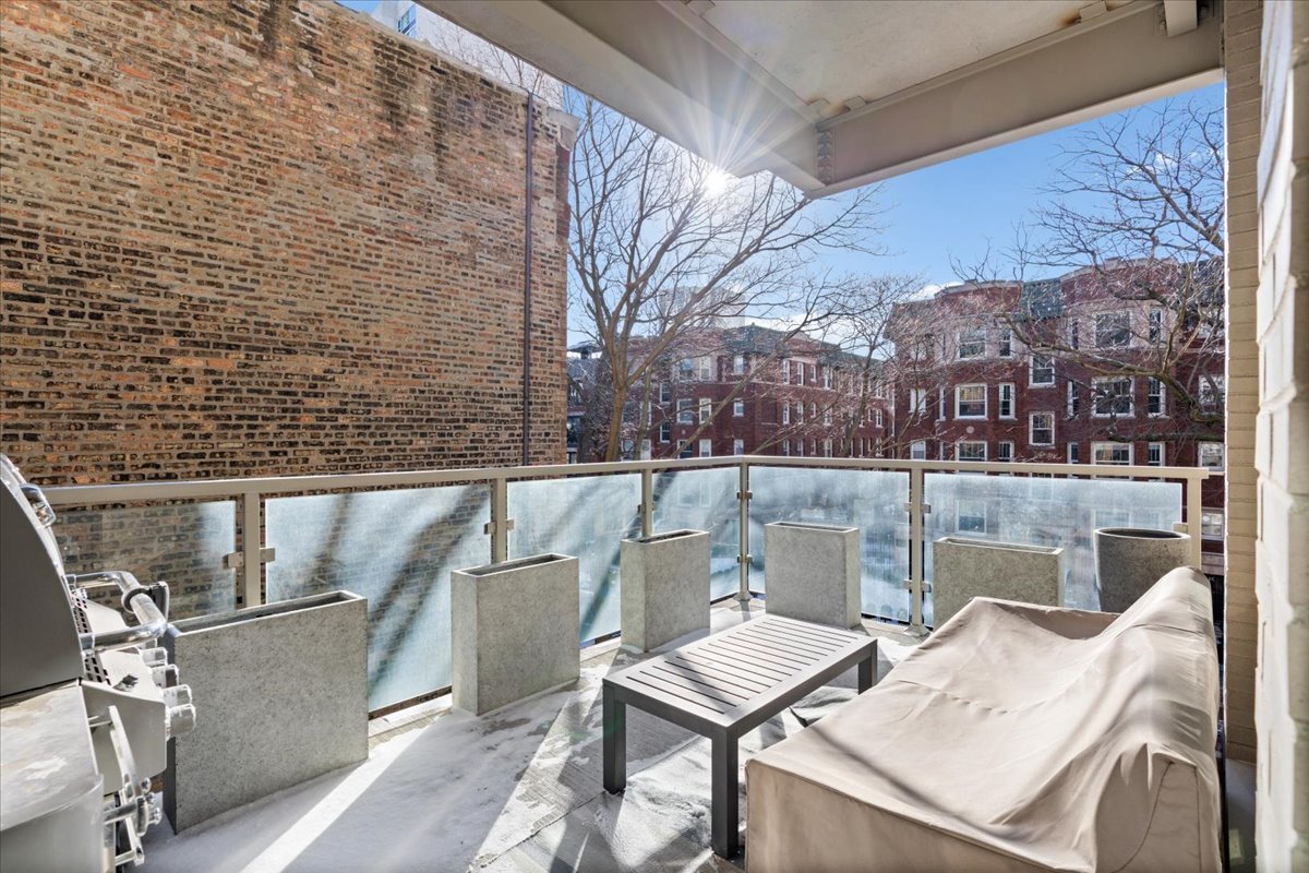 2753 N Hampden Court Unit: 3B