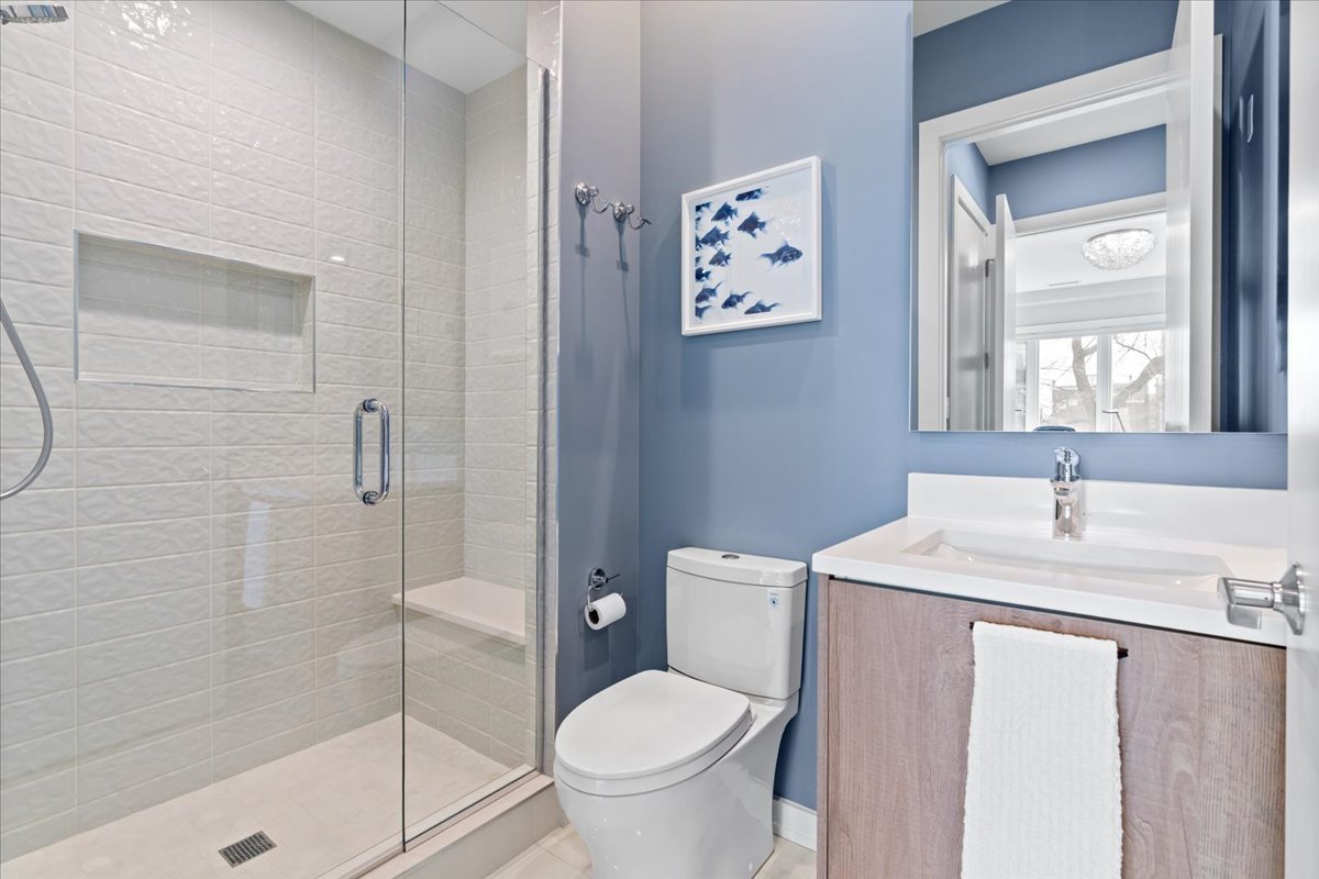 2753 N Hampden Court Unit: 3B