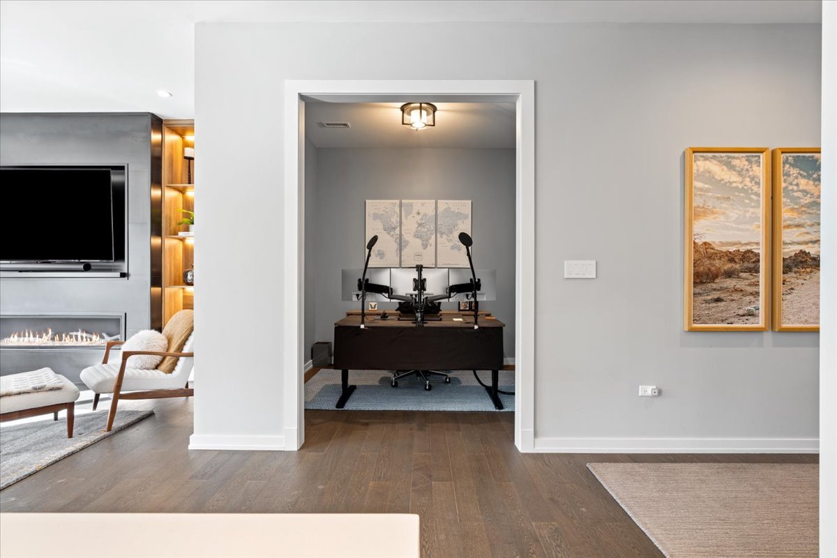 2753 N Hampden Court Unit: 3B