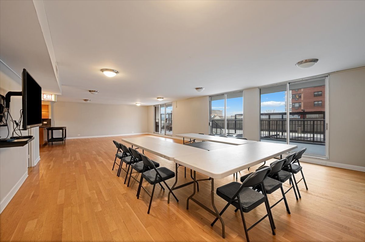 5855 N Sheridan Road Unit: 25G
