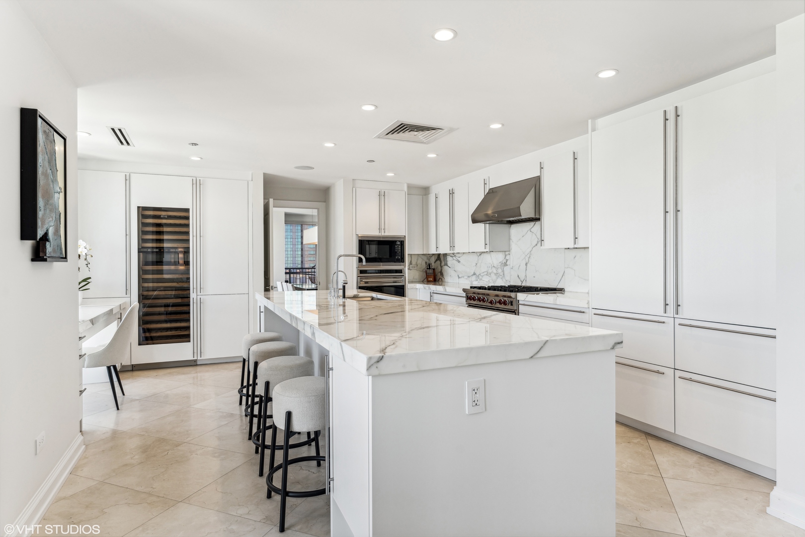 11 E Walton Street Unit: 4202