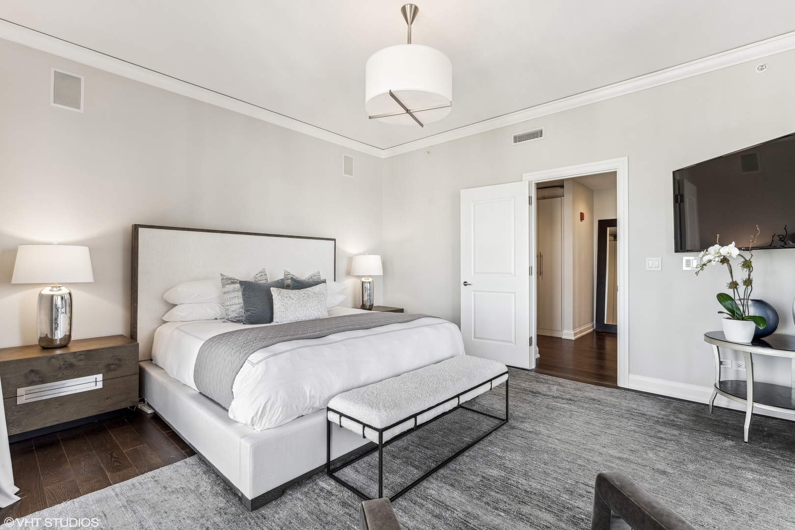 11 E Walton Street Unit: 4202