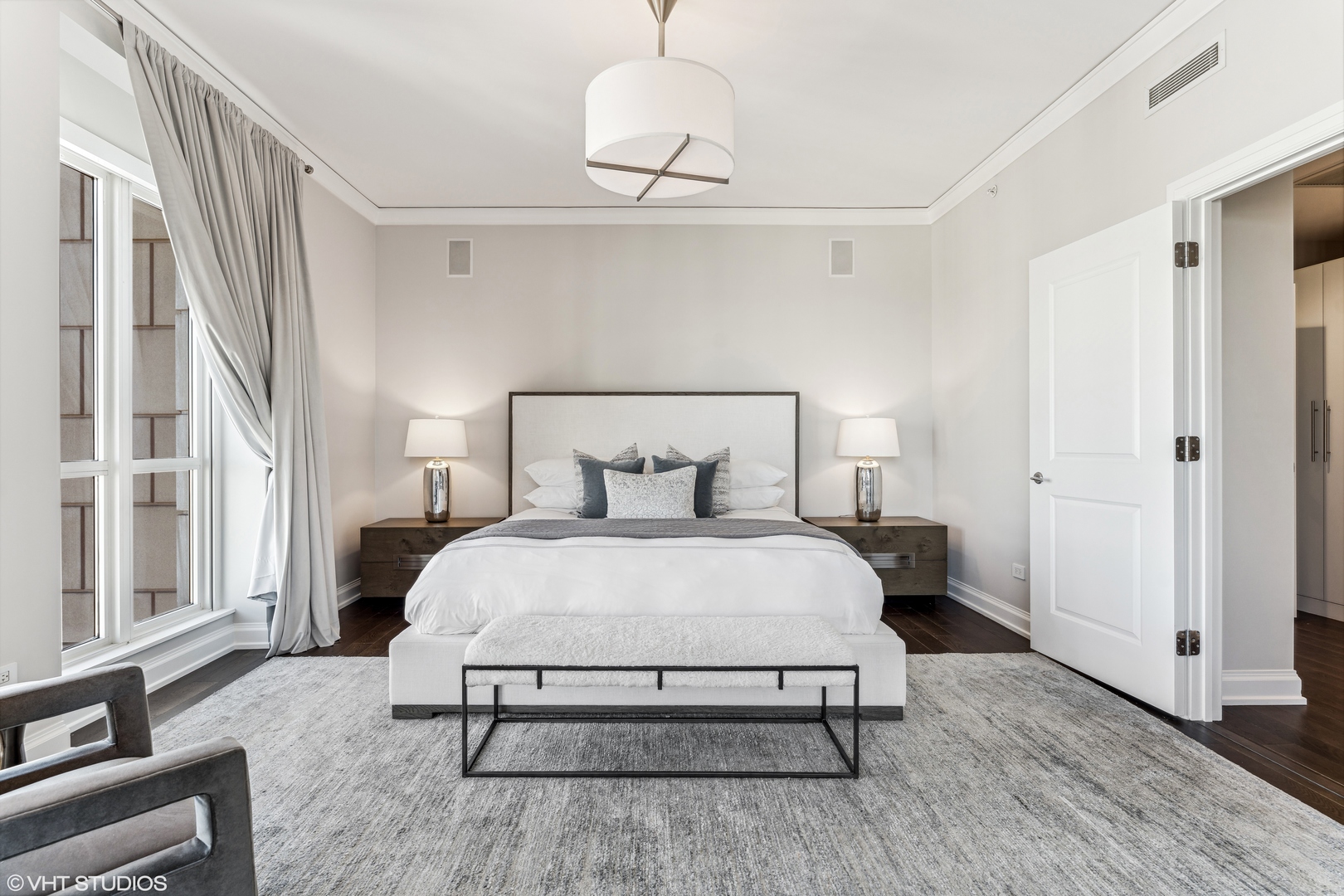 11 E Walton Street Unit: 4202