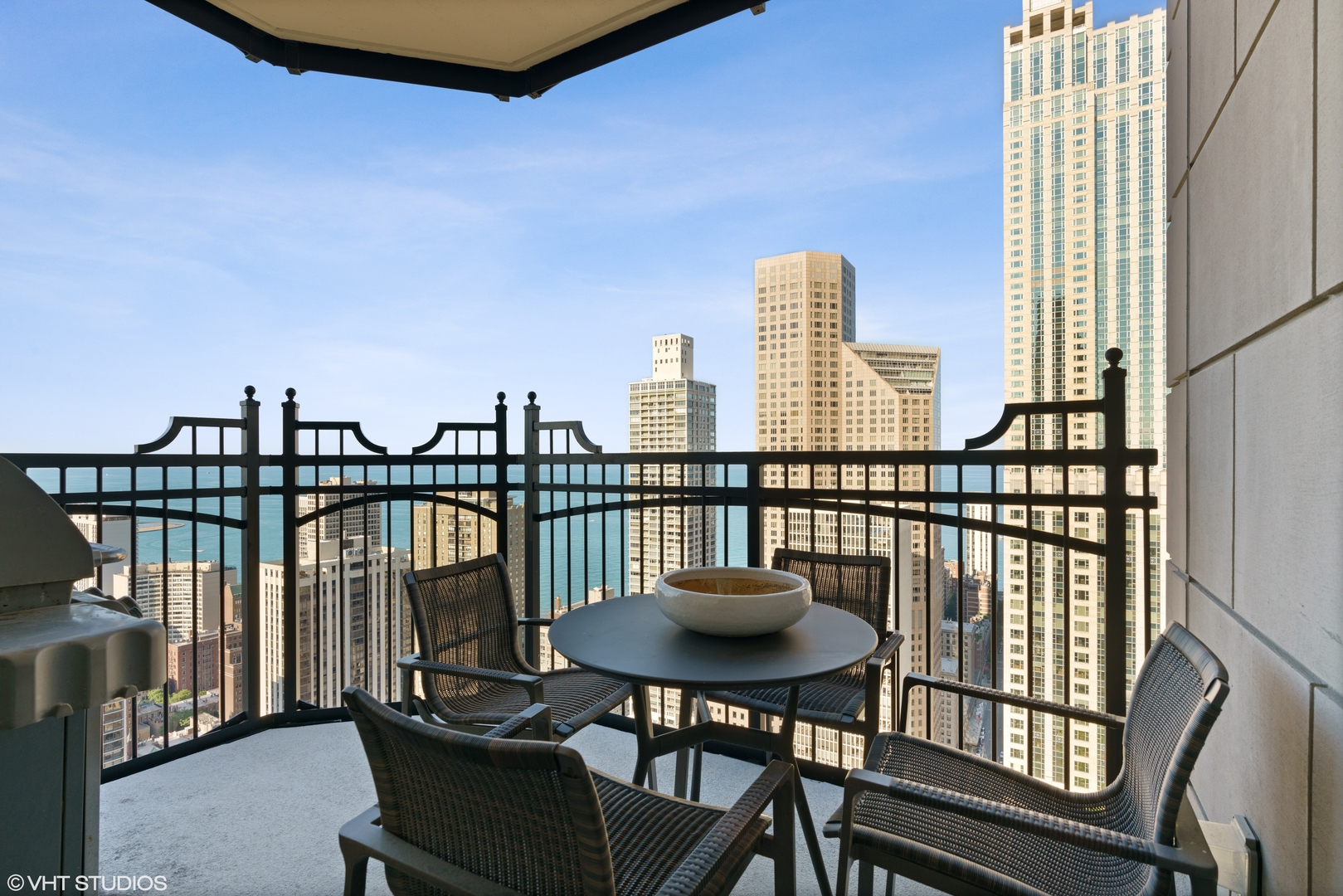 11 E Walton Street Unit: 4202