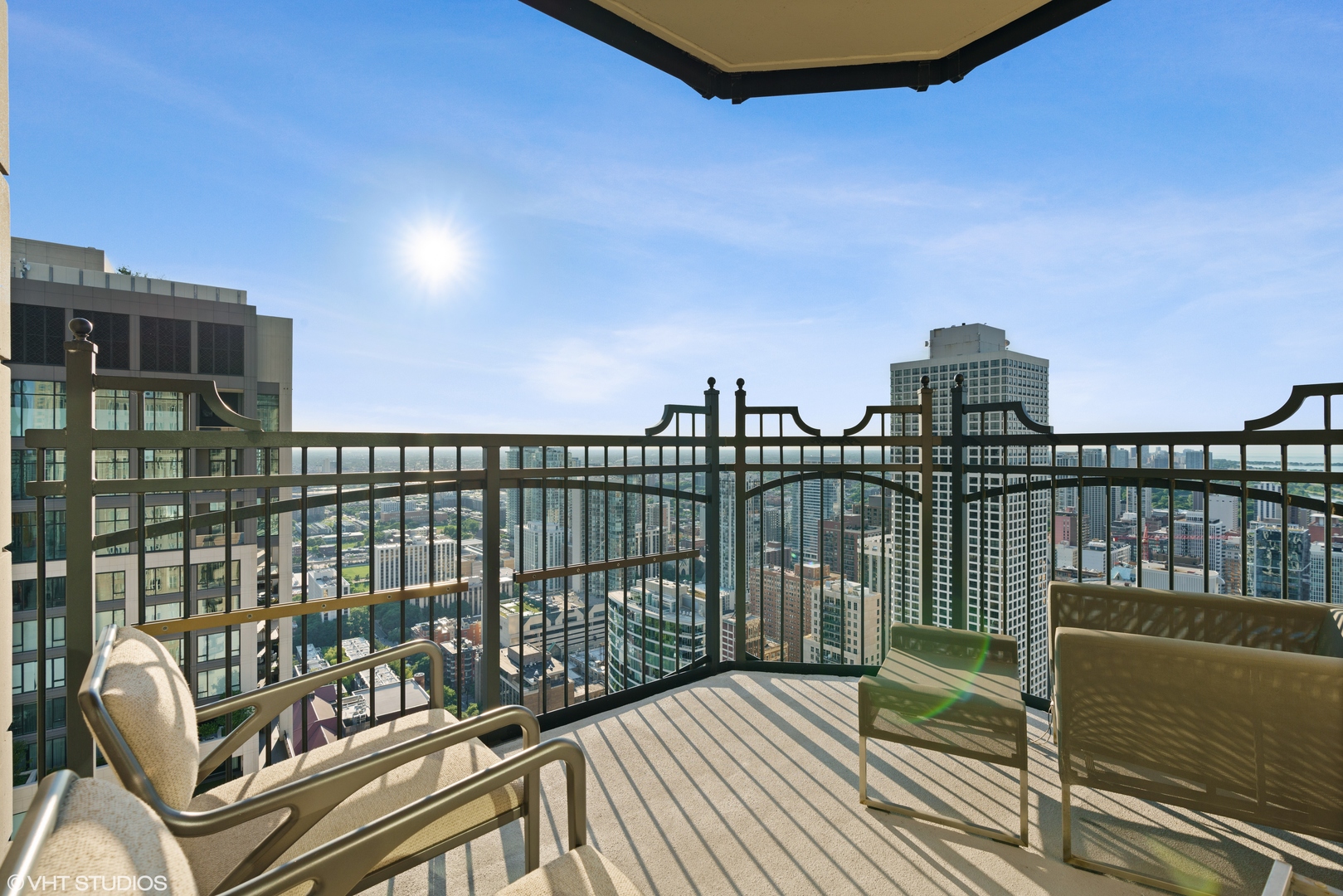 11 E Walton Street Unit: 4202