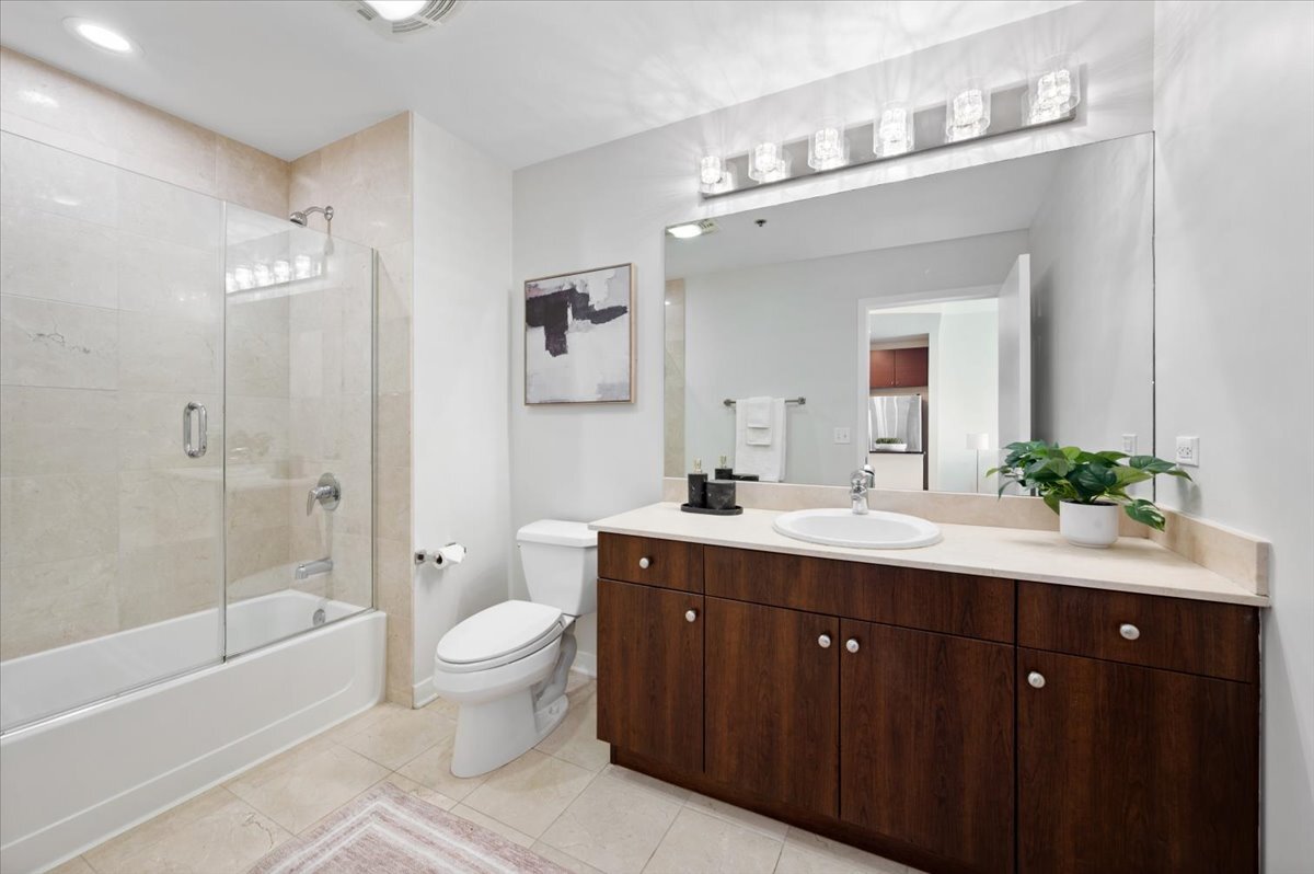 303 W Ohio Street Unit: 1808