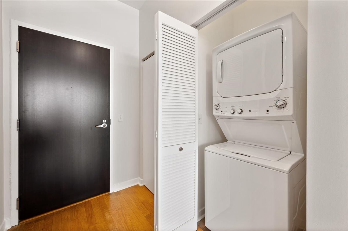 303 W Ohio Street Unit: 1808