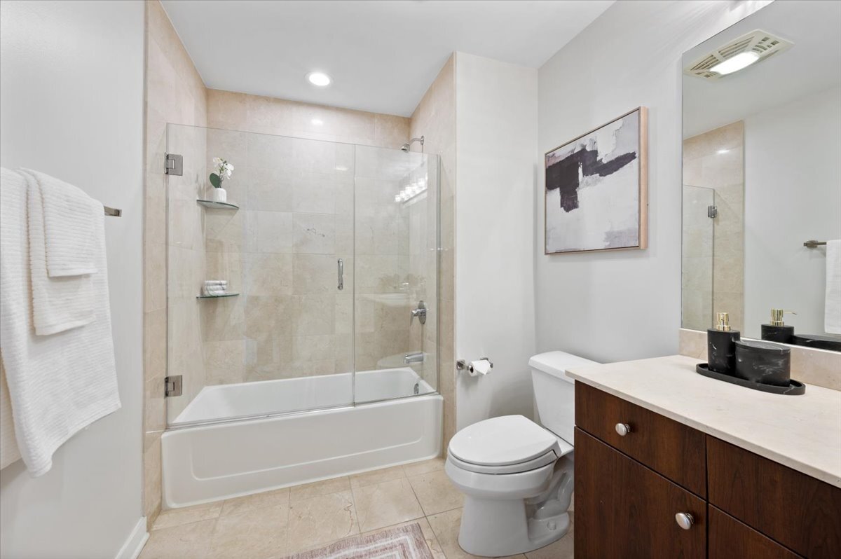 303 W Ohio Street Unit: 1808