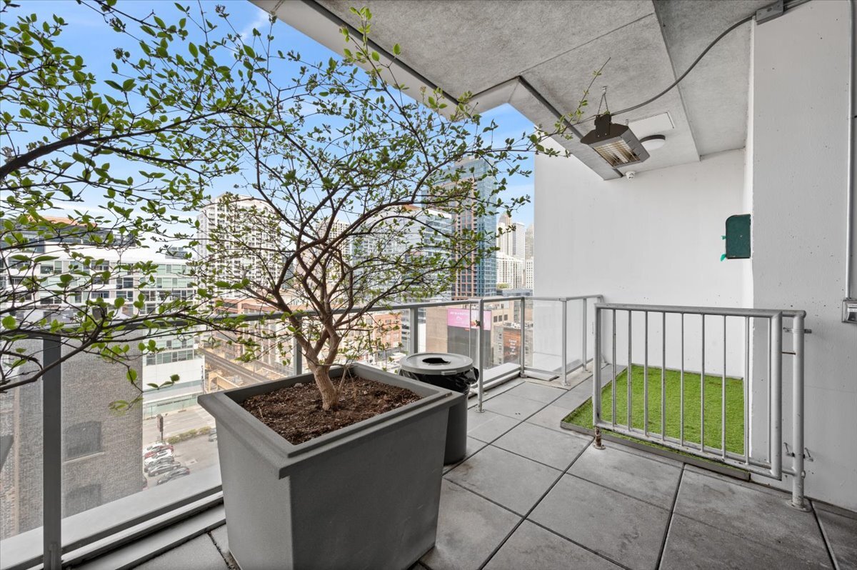 303 W Ohio Street Unit: 1808