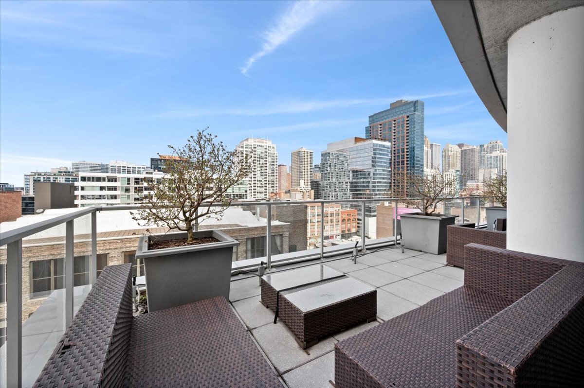 303 W Ohio Street Unit: 1808