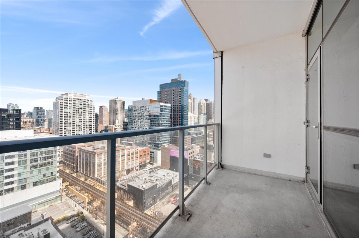 303 W Ohio Street Unit: 1808