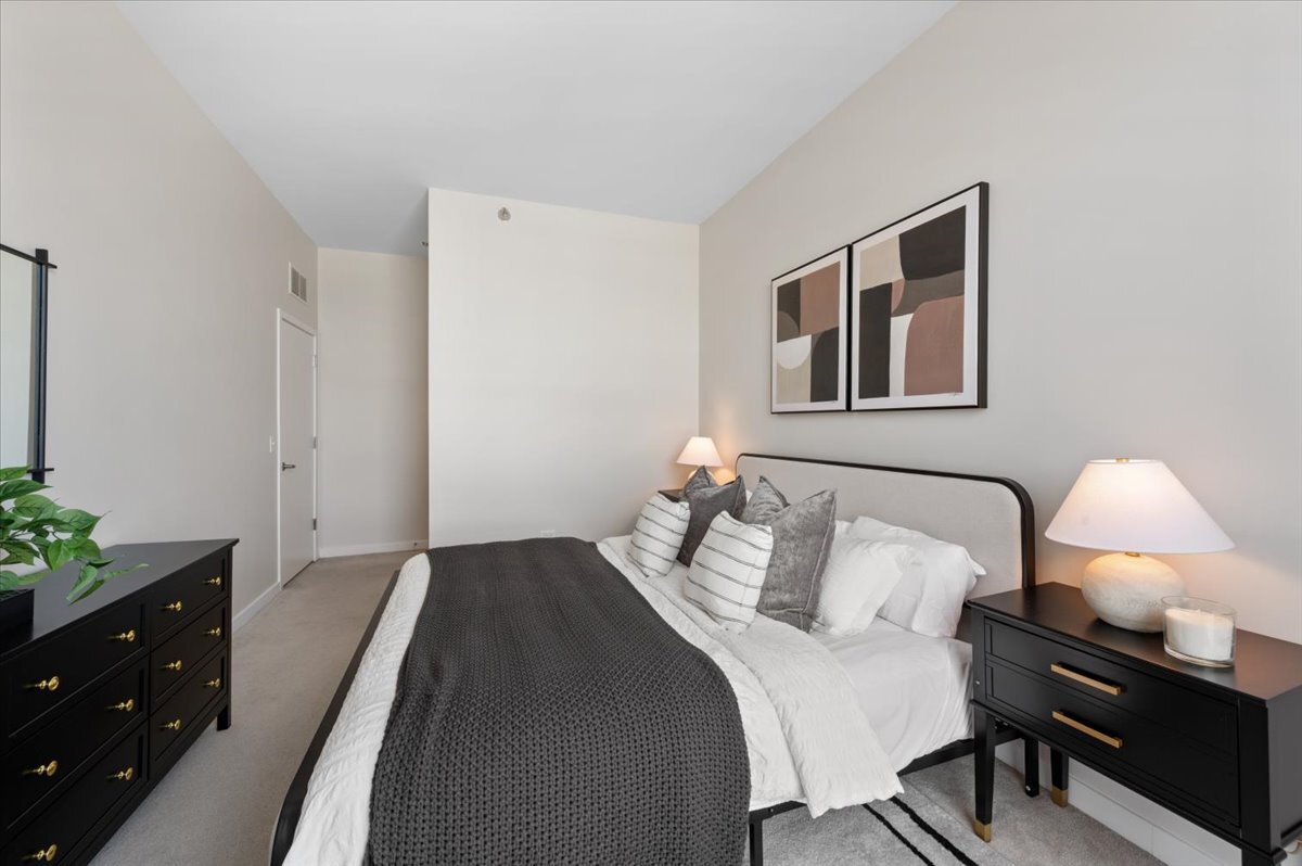 303 W Ohio Street Unit: 1808