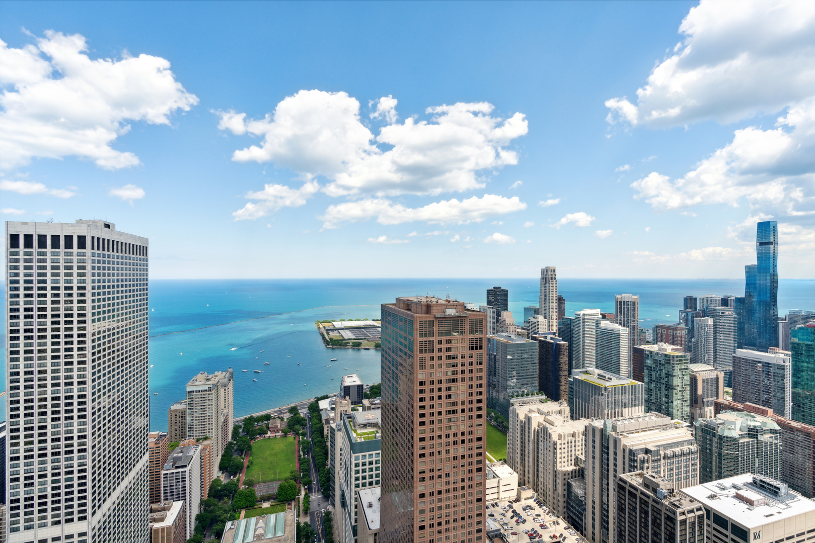 800 N Michigan Avenue Unit: PH67