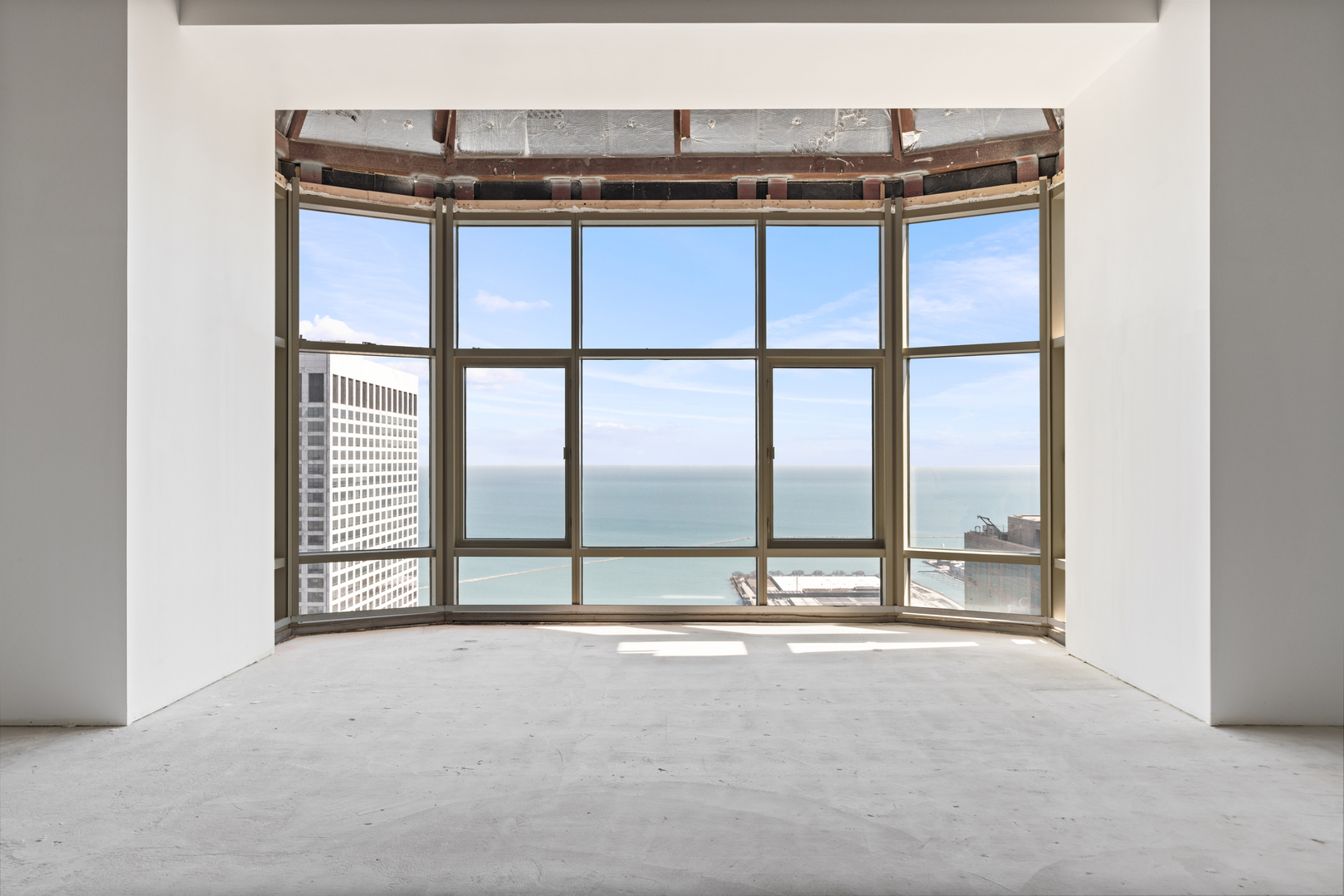 800 N Michigan Avenue Unit: PH67
