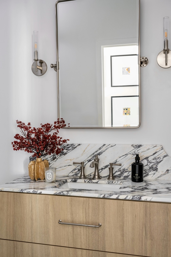 744 N Clark Street Unit: 1001