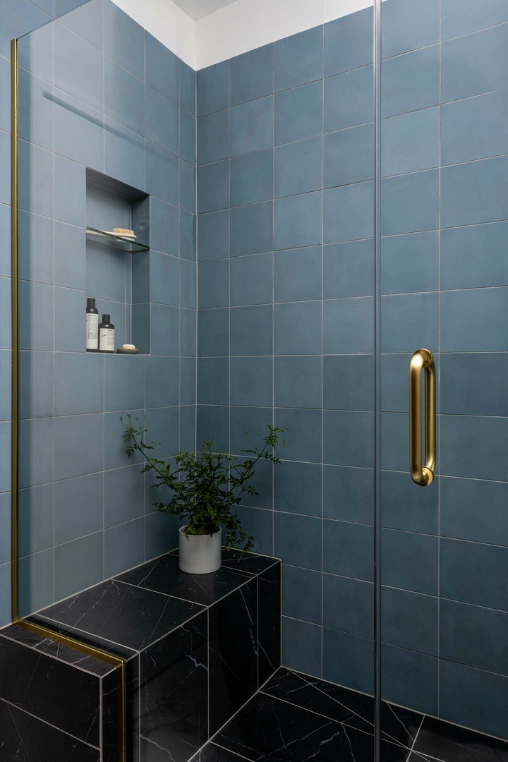 744 N Clark Street Unit: 1001