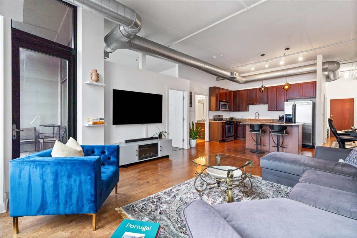 740 W Fulton Street Unit: 503