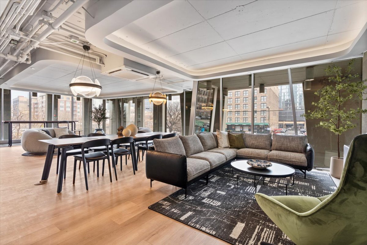 740 W Fulton Street Unit: 503