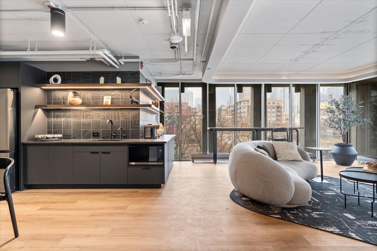 740 W Fulton Street Unit: 503