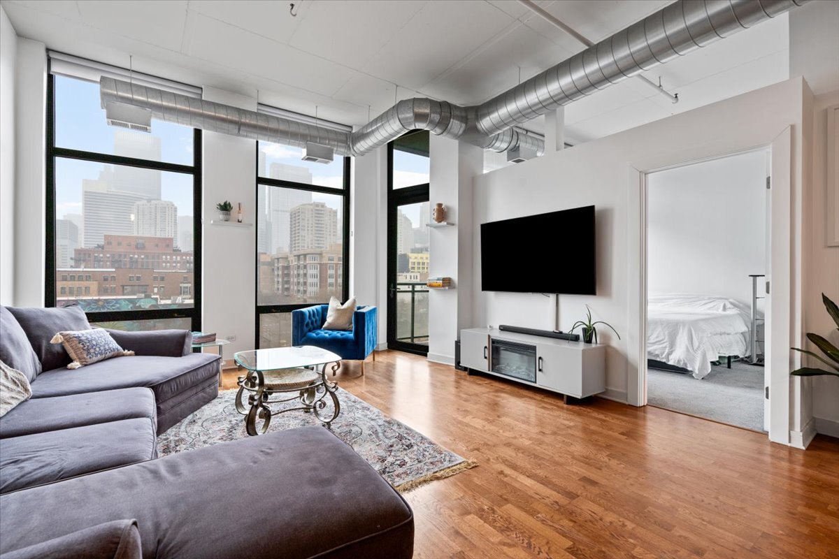 740 W Fulton Street Unit: 503