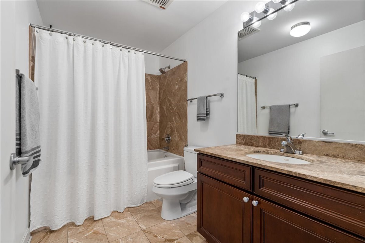 740 W Fulton Street Unit: 503