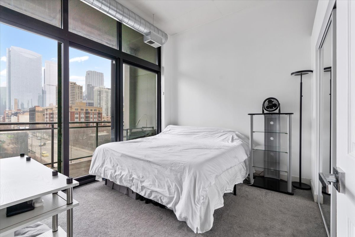 740 W Fulton Street Unit: 503