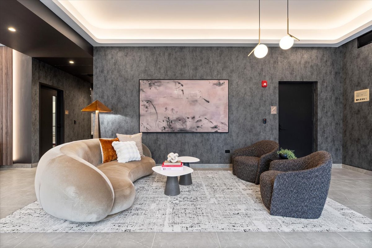 740 W Fulton Street Unit: 503