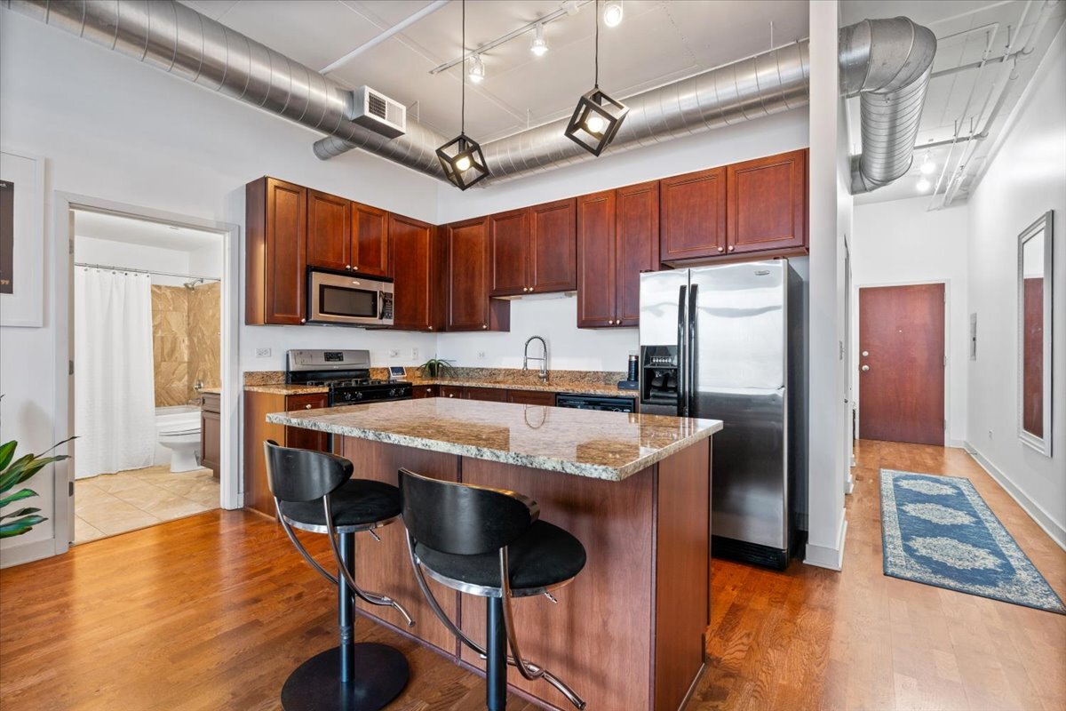 740 W Fulton Street Unit: 503
