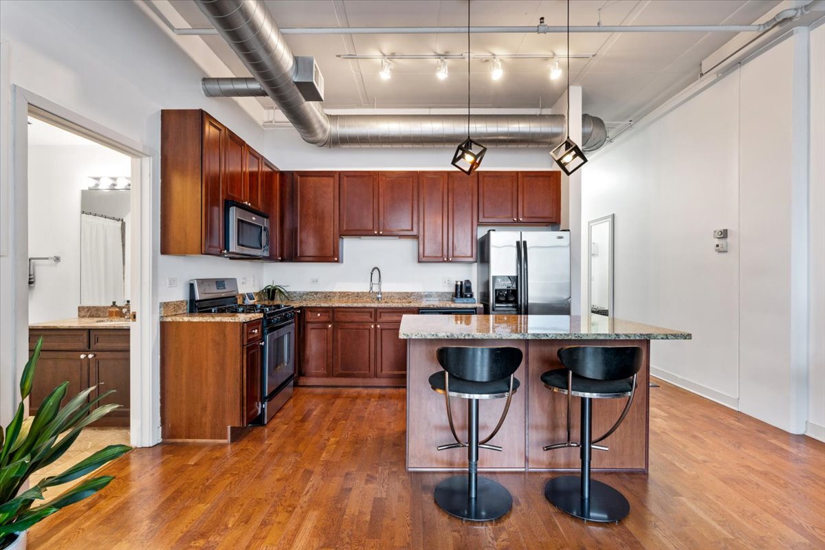 740 W Fulton Street Unit: 503