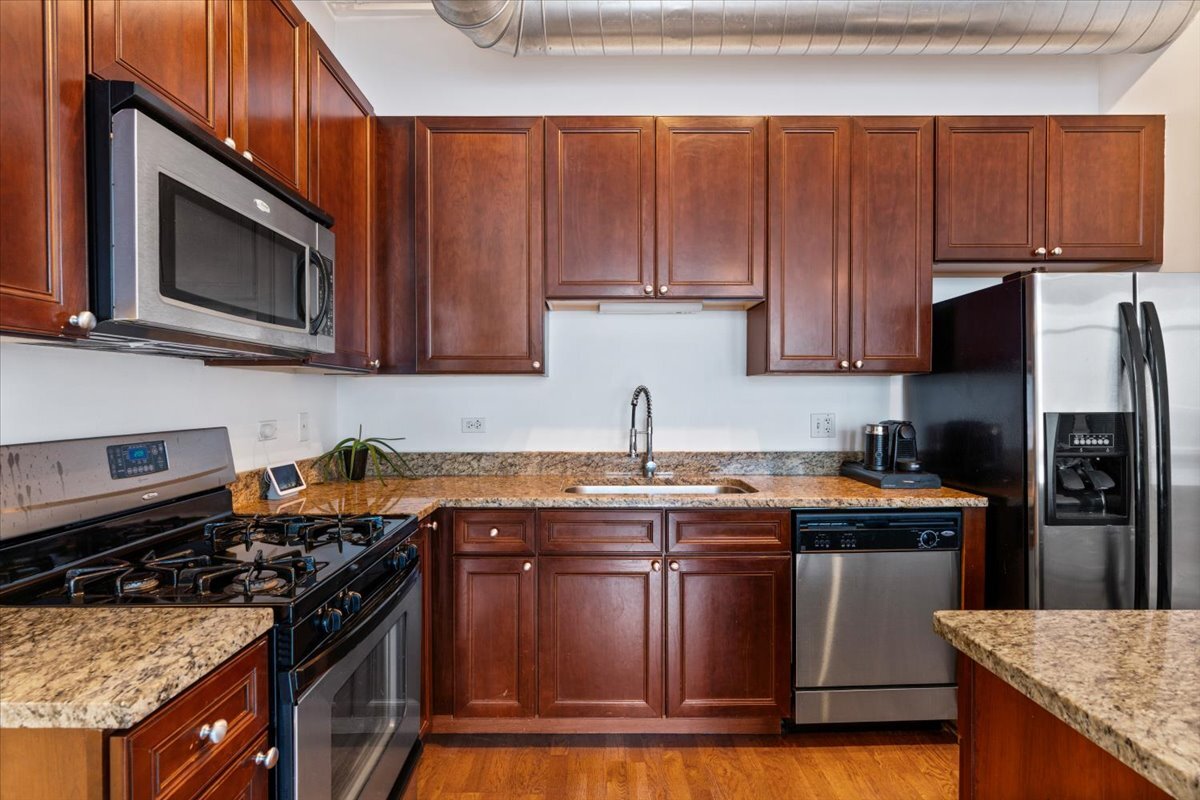 740 W Fulton Street Unit: 503