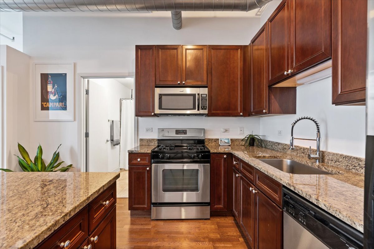 740 W Fulton Street Unit: 503