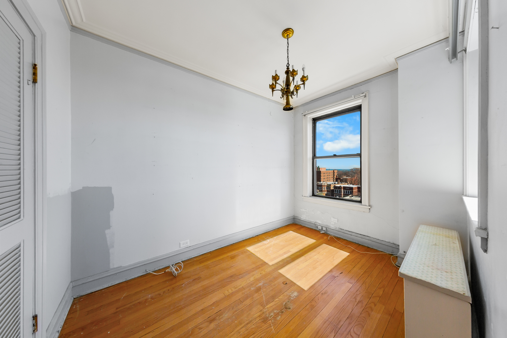 6935 S Crandon Avenue Unit: 8D
