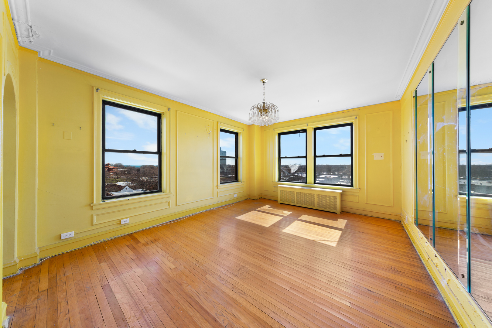 6935 S Crandon Avenue Unit: 8D