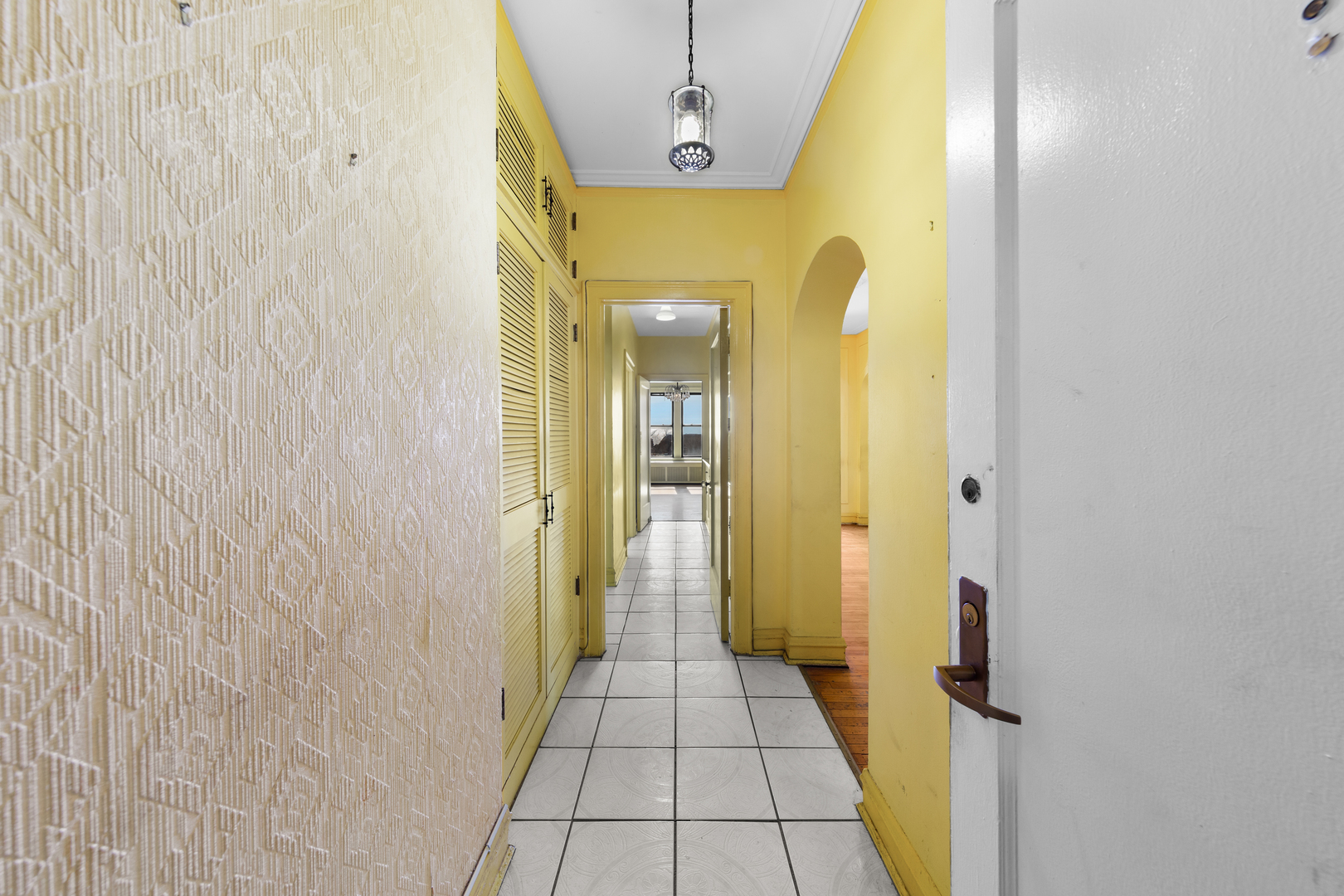 6935 S Crandon Avenue Unit: 8D
