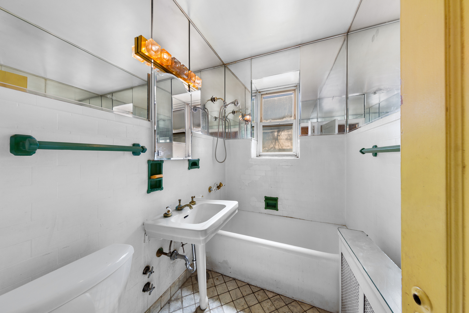 6935 S Crandon Avenue Unit: 8D
