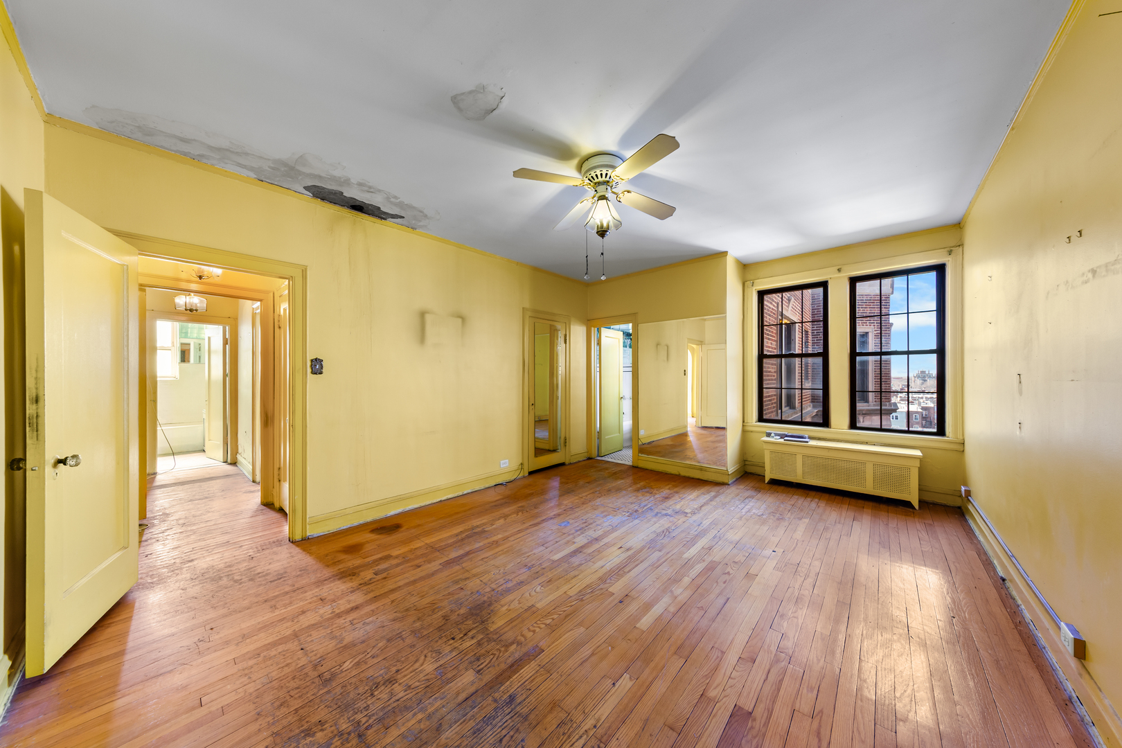 6935 S Crandon Avenue Unit: 8D