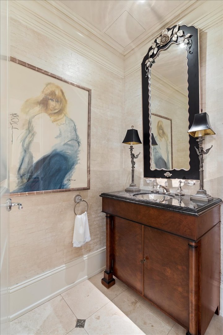 11 E Walton Street Unit: 4402