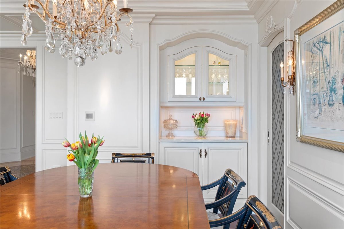 11 E Walton Street Unit: 4402