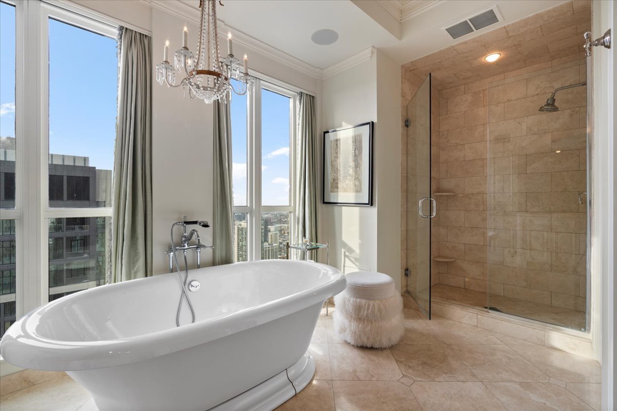 11 E Walton Street Unit: 4402