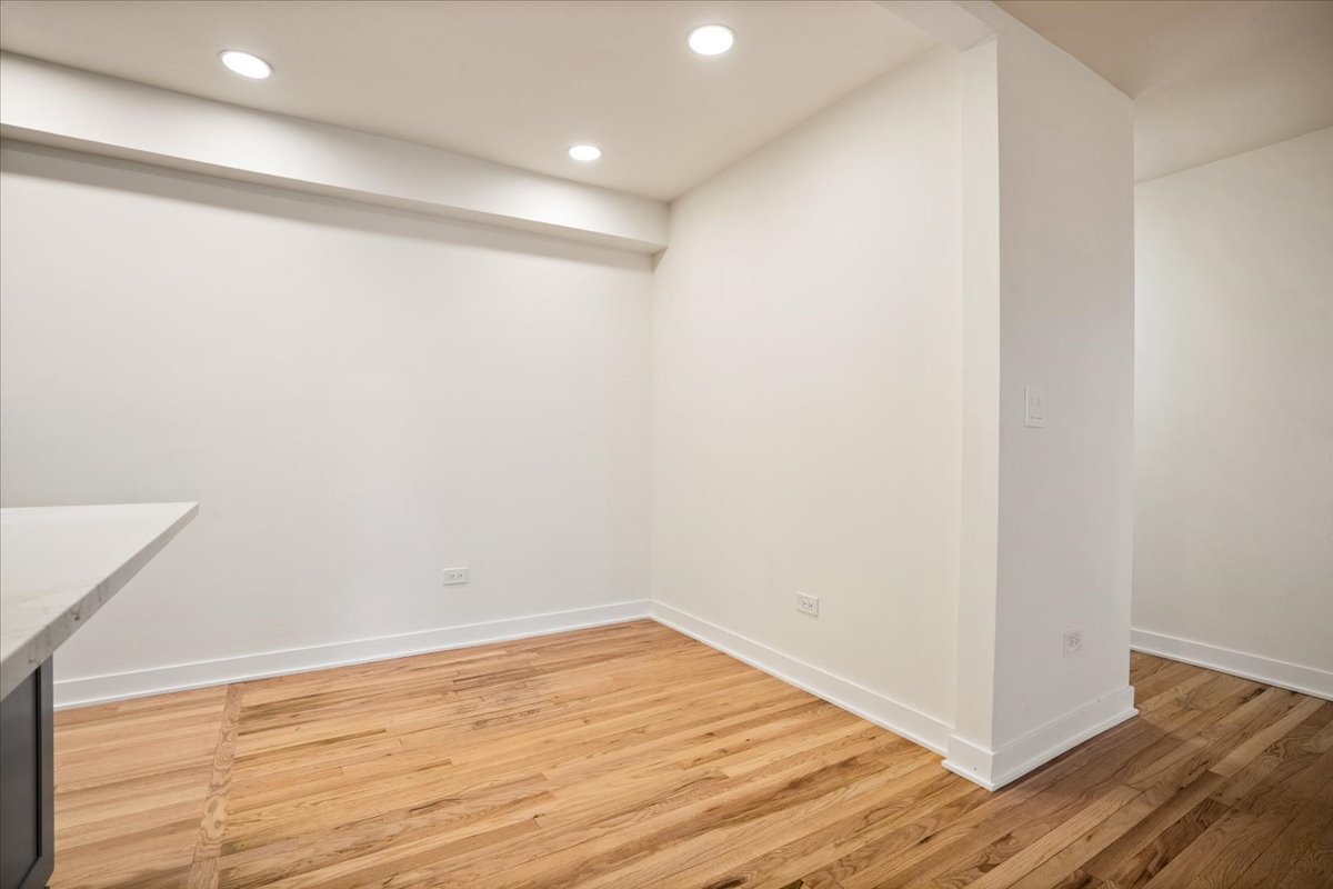 515 W Wrightwood Avenue Unit: 515