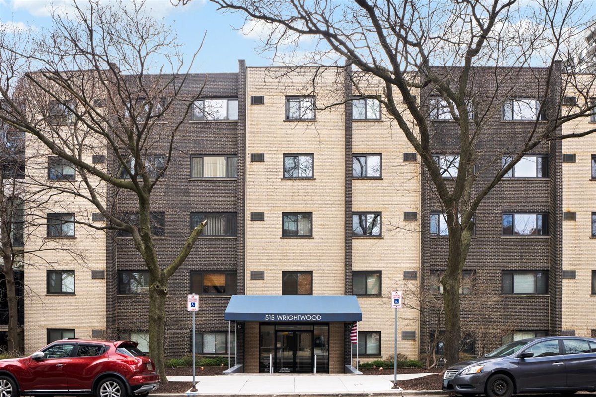 515 W Wrightwood Avenue Unit: 515