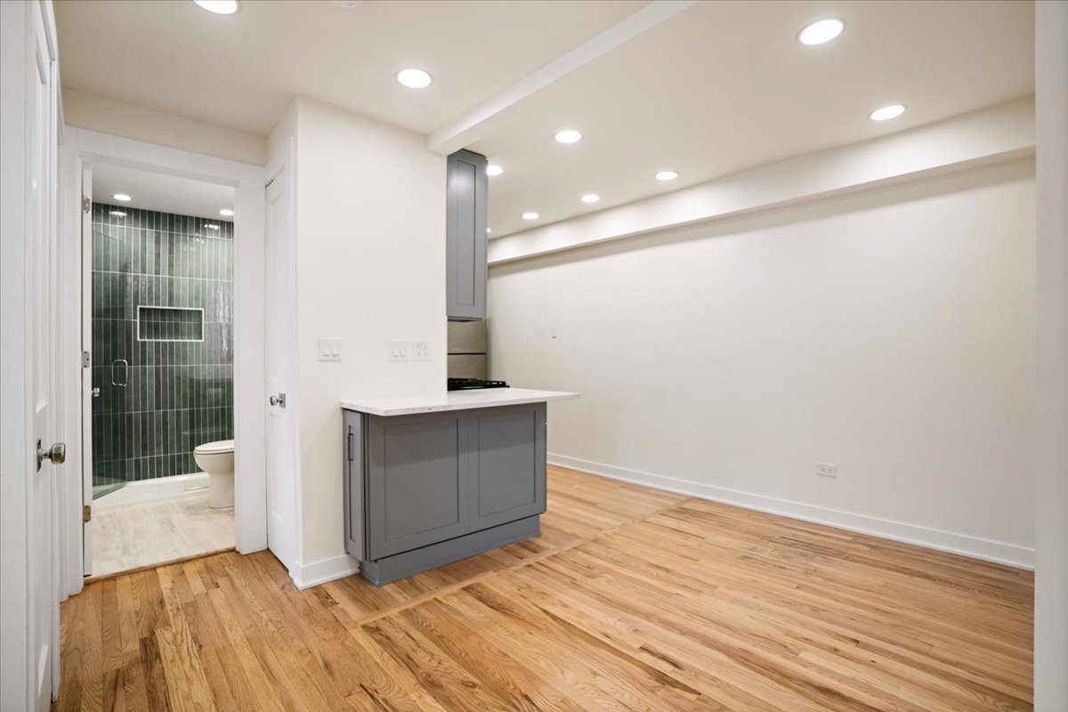 515 W Wrightwood Avenue Unit: 515