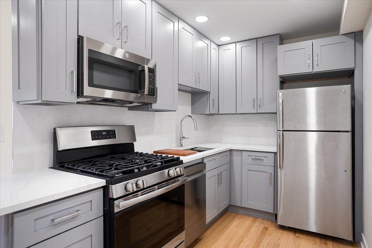 515 W Wrightwood Avenue Unit: 515