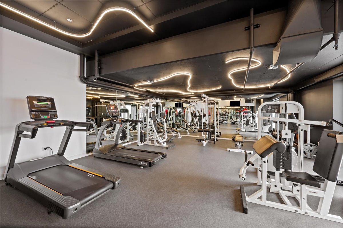 933 W Van Buren Street Unit: 702