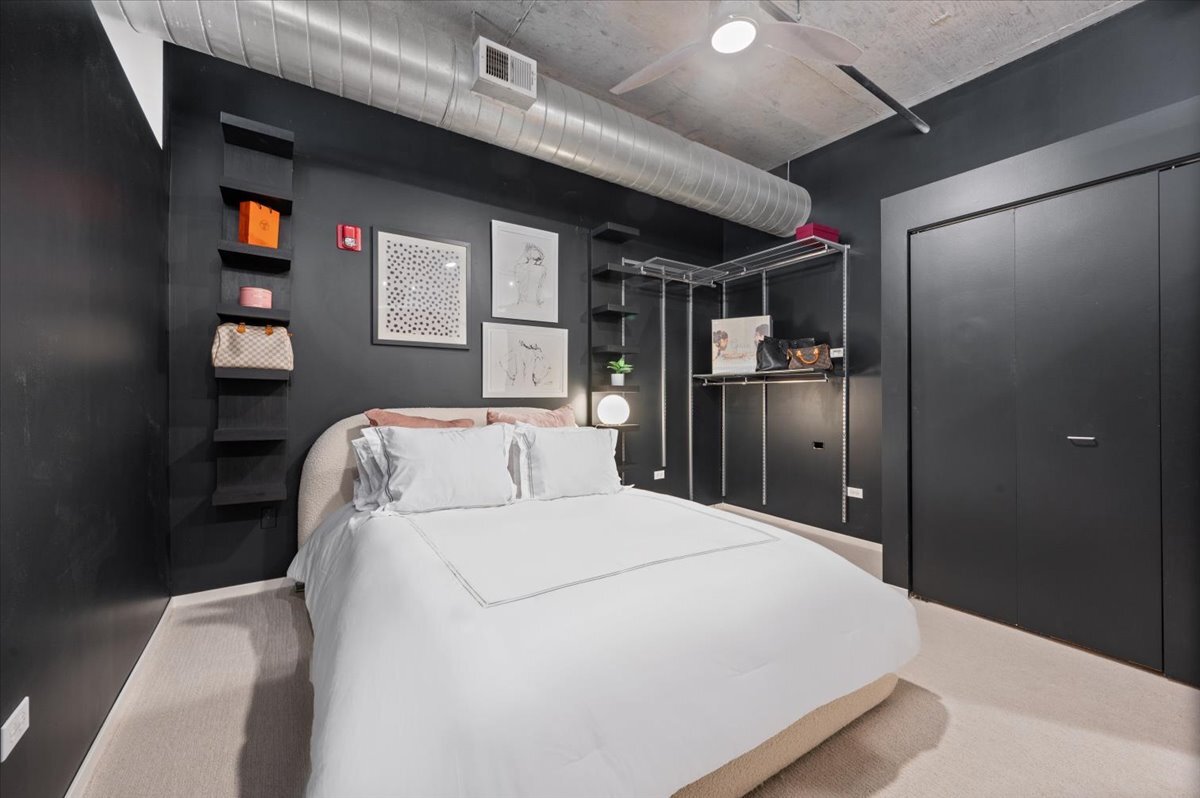 933 W Van Buren Street Unit: 702