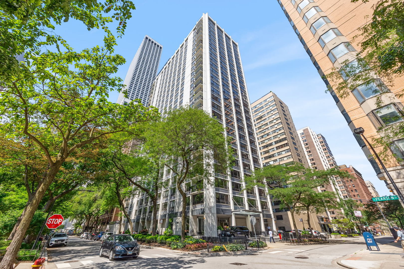 222 E PEARSON Street Unit: 2307