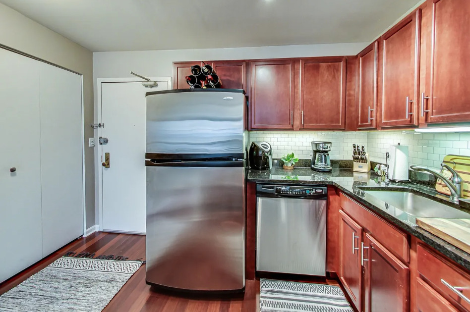222 E PEARSON Street Unit: 2307